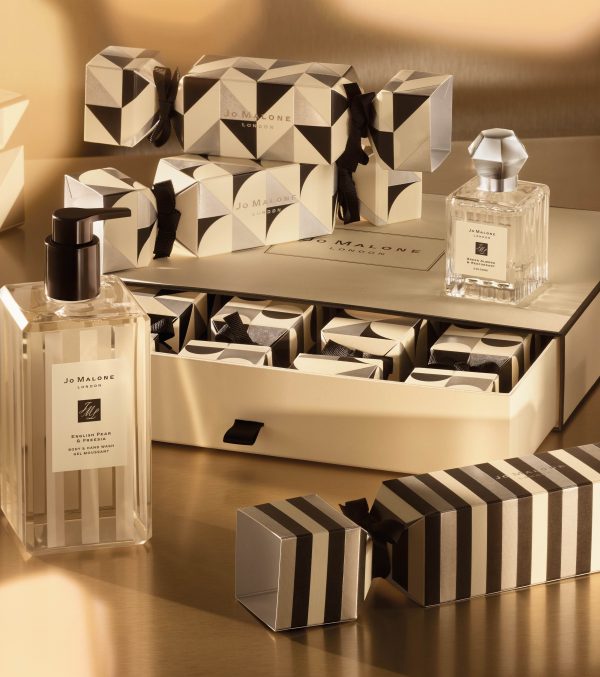 ๋Jo Malone English Pear & Freesia Body & Hand Wash 15 ml เจลทำความสะอาดร่างกายและมือ สดชื่น อ่อนโยนและกลิ่นหอมด้วยลูกแพร์อังกฤษสีทองและดอกฟรีเซีย